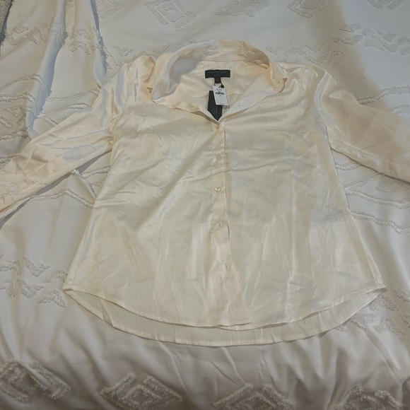 - NWT Banana Republic Classic silk like Shirt - Picture 6 of 6